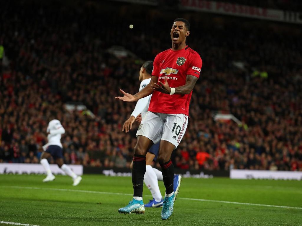 Ruang Ganti Manchester United yang Muram Ruang Ganti Manchester United yang Muram