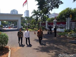 Kabinet Jokowi 65%: Profesional 12 Orang, Politikus 10 Orang