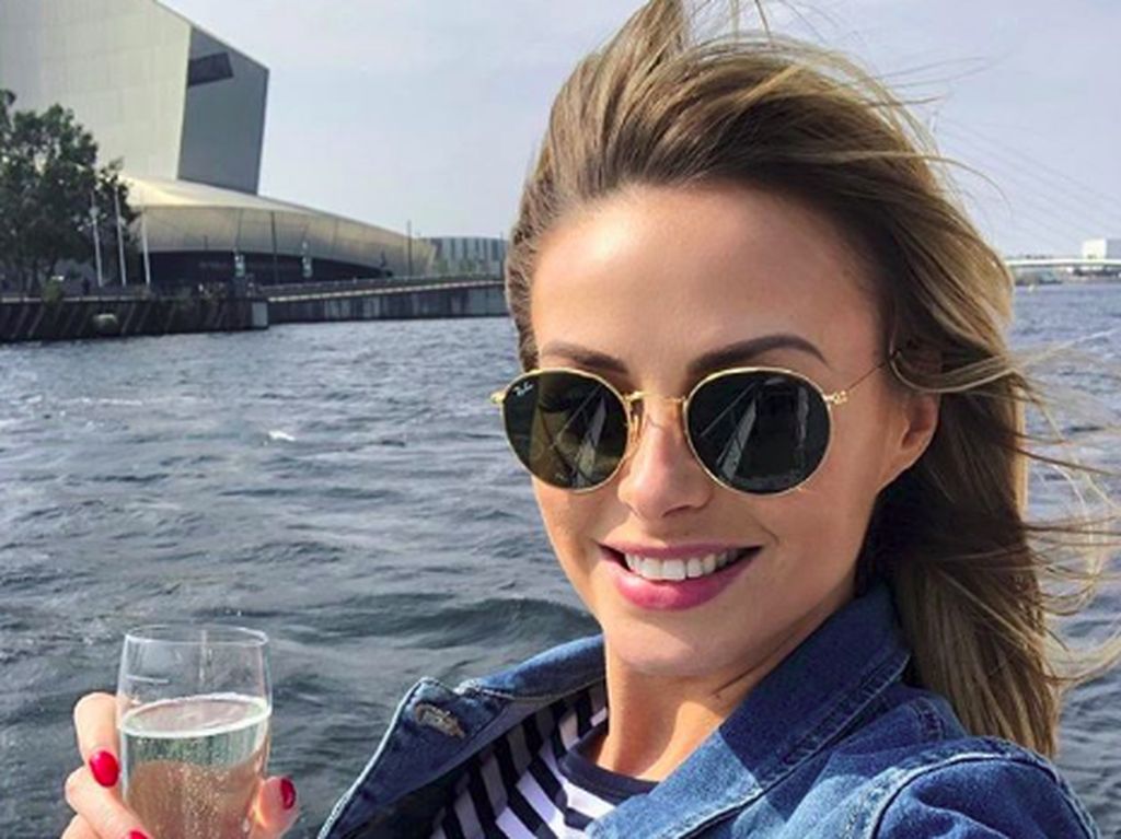 Foto Liburannya Model Seksi Inggris, Rhian Sugden Foto Liburannya Model Seksi Inggris, Rhian Sugden