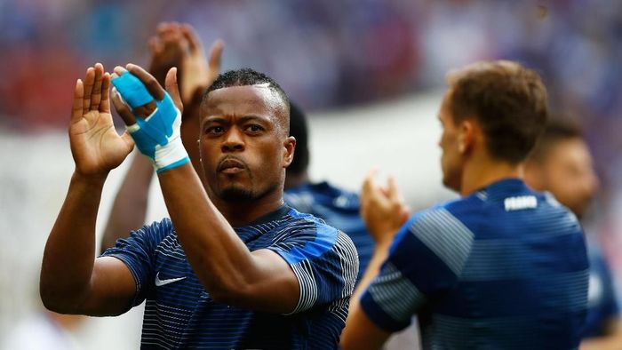 Patrice Evra sedang menjajaki pembicaraan kembali ke Manchester United. (Foto: Clive Rose/Getty Images) Patrice Evra sedang menjajaki pembicaraan kembali ke Manchester United. (Foto: Clive Rose/Getty Images)