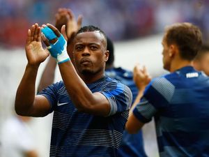 MU Ingin Pulangkan Patrice Evra ke Old Trafford?
