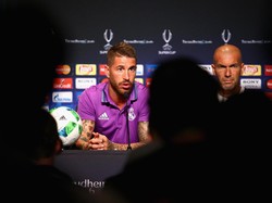 Ramos: Spekulasi Masa Depan Zidane Itu Kuno!