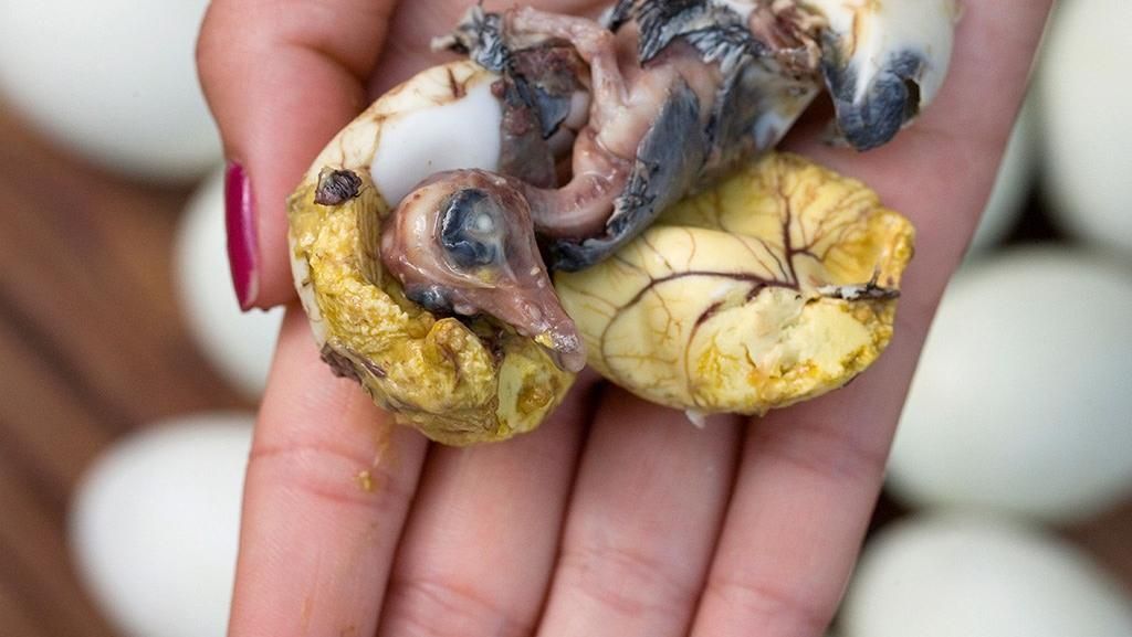 Balut Makanan Paling Kontroversial di Dunia, Ini Telur Isi Embrio Bebek
