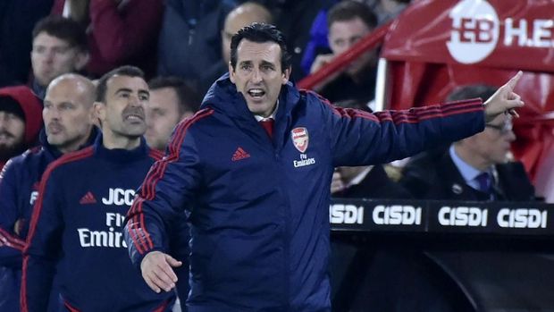 Unai Emery tak ingin menambah pikiran Granit Xhaka dengan persoalan ban kapten.