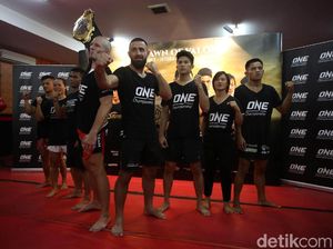 Sebelum Tanding Jumat, Atlet ONE Championship Pemanasan Dulu Sebelum Tanding Jumat, Atlet ONE Championship Pemanasan Dulu