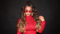 Foto: Beyonce Merah Merona dengan Gaun Kristal Rp 68 Juta