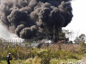 KCIC Masih Investigasi Penyebab Kebakaran Pipa di Tol Padalarang KCIC Masih Investigasi Penyebab Kebakaran Pipa di Tol Padalarang
