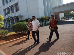 Sofyan Djalil-Moeldoko-Tjahjo Kumolo-Bambang Brodjo Merapat ke Istana