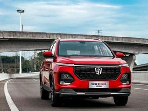 Kembaran Wuling Almaz Versi Baru Diperkenalkan, Ini Ubahannya Kembaran Wuling Almaz Versi Baru Diperkenalkan, Ini Ubahannya