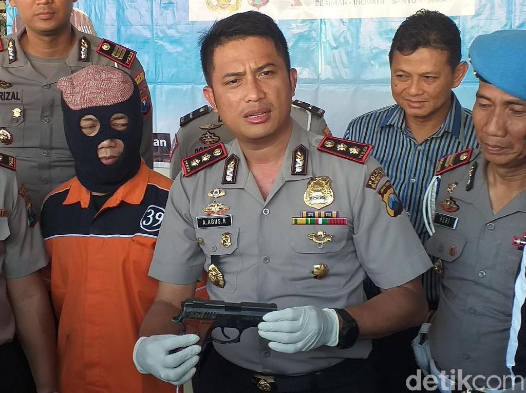 Selundupkan Pistol dari Taiwan, TKI Ini Diamankan di Pelabuhan Selundupkan Pistol dari Taiwan, TKI Ini Diamankan di Pelabuhan