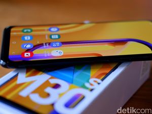Bongkar Galaxy M30s: Unggulkan Baterai Badak, Dibanderol Rp 3 Jutaan Bongkar Galaxy M30s: Unggulkan Baterai Badak, Dibanderol Rp 3 Jutaan