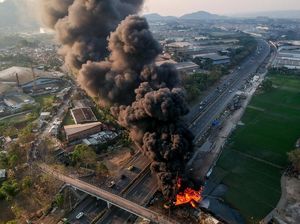 Pertamina Berhasil Padamkan Kebakaran Pipa di Tol Padalarang