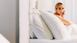 Potret Wanita Cantik Penemu Lip Scrub yang Kini Jadi Miliuner