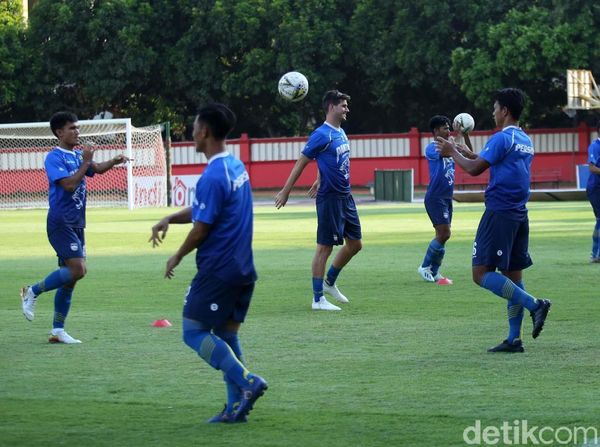 Tarung Lawan Bhayangkara, Persib Jajal Stadion PTIK