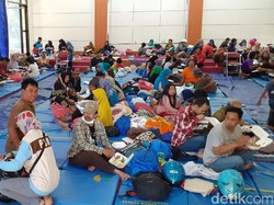 Kondisi Berangsur Aman, Ratusan Pengungsi Angin Kencang di Batu Dipulangkan