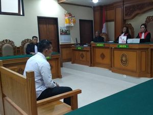 Sekuriti Penyiram Air Panas ke PRT di Bali Divonis 5 Tahun Penjara Sekuriti Penyiram Air Panas ke PRT di Bali Divonis 5 Tahun Penjara
