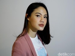 Della Dartyan Curhat Pernah Pacaran Beda Agama Selama 6 Tahun