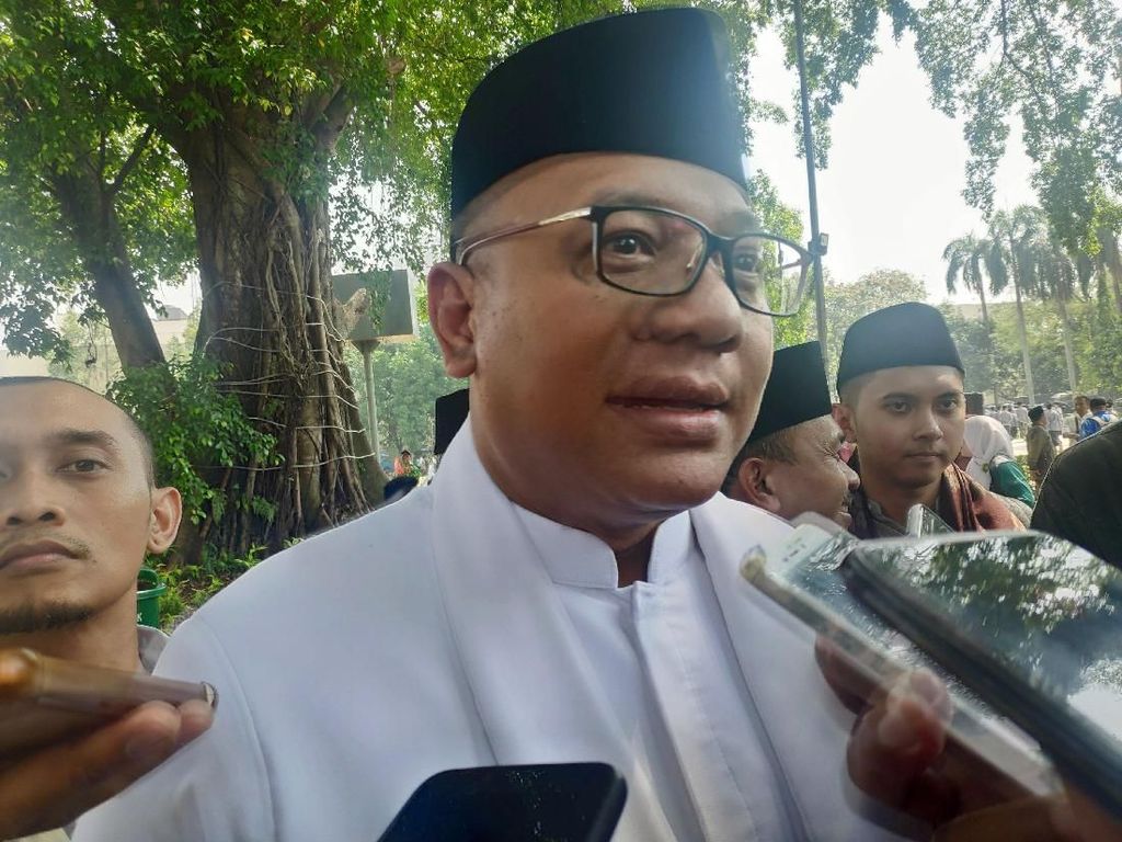 Wakil Wali Kota Pradi Tak Rela Depok Tercemar Aksi Pria Pamer Kelamin Wakil Wali Kota Pradi Tak Rela Depok Tercemar Aksi Pria Pamer Kelamin