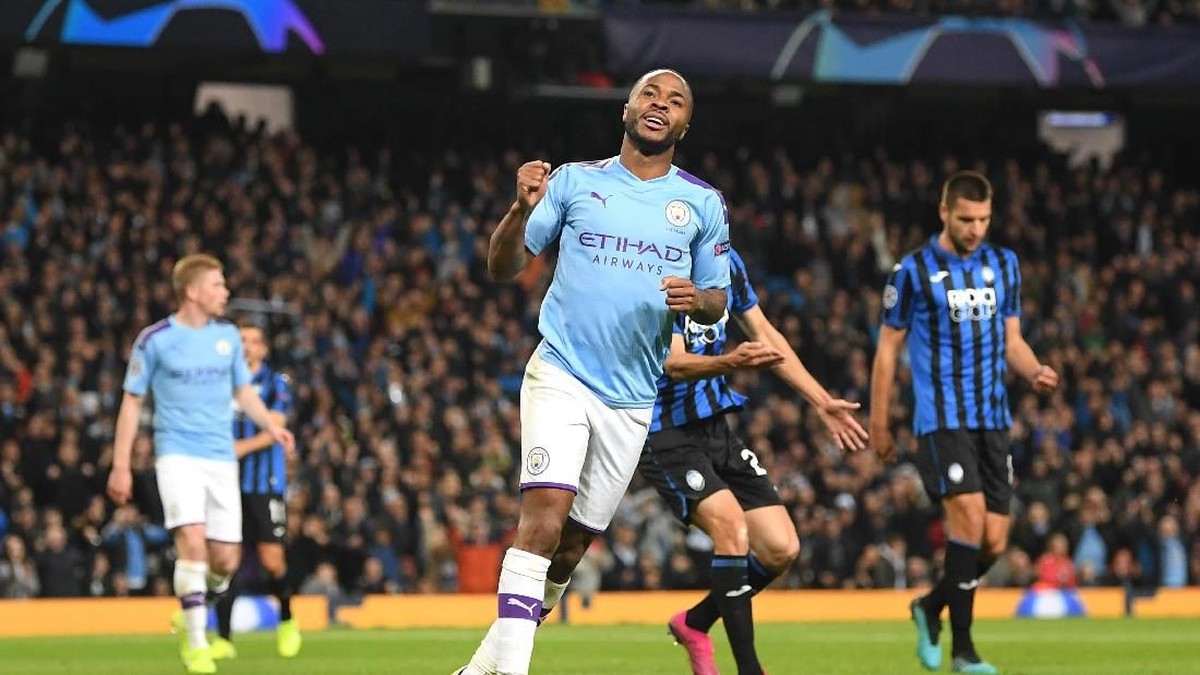 Raheem Sterling mencetak hat-trick ke gawang Atalanta, membawa Manchester City menang 5-1. (Foto: Michael Regan/Getty Images)