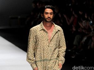 Padu-padan Kain untuk Millennial Ala Sejauh Mata Memandang & Oscar Lawalata Padu-padan Kain untuk Millennial Ala Sejauh Mata Memandang & Oscar Lawalata