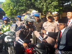 Polisi di Gresik Diwejang Presiden dan Wapres Sebelum Operasi Zebra Semeru