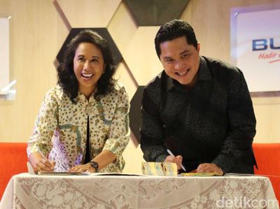 Ekspresi Rini Saat Serahkan Jabatan ke Erick Thohir