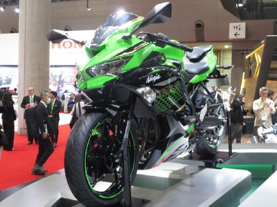 Yuk Lebih Dekat dengan Kawasaki Ninja 250 cc 4 Silinder