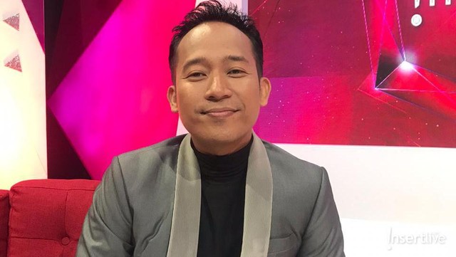 Highlight Dunia Hiburan InsertLive : Pendidikan Denny Cagur yang Kritik Kebijakan Dedi Mulyadi Bawa Anak ke Barak Militer
