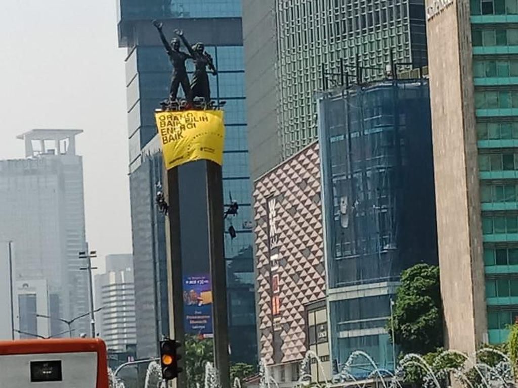 Anies soal Spanduk Greenpeace di Bundaran HI: Itu untuk Seluruh Dunia Anies soal Spanduk Greenpeace di Bundaran HI: Itu untuk Seluruh Dunia