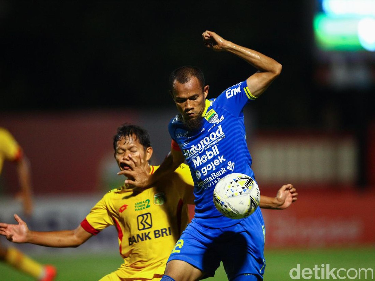 Supardi Nasir tak terbebani dengan target wajib menang saat Persib Bandung menjamu PSM Makassar. ( (Foto: Rifkianto Nugroho/detikSport)