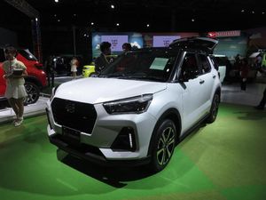 Daihatsu Rocky Tidak Pakai Mesin LCGC
