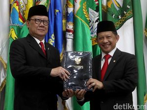 Tito Pantau Terus Kondisi Tjahjo Sebelum Wafat Tito Pantau Terus Kondisi Tjahjo Sebelum Wafat