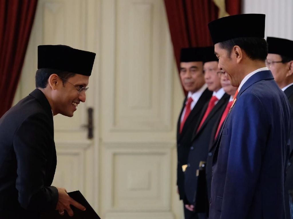 Cuitan Kocak Nadiem Jadi Mendikbud, Bayar SPP Pakai Gopay Cuitan Kocak Nadiem Jadi Mendikbud, Bayar SPP Pakai Gopay
