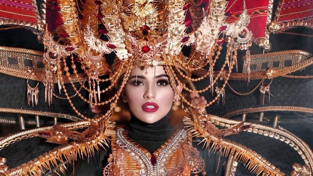 Foto: Kostum Pinisi 30 Kg Finalis Indonesia di Miss Grand International 2019