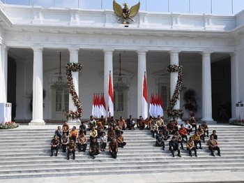Mahfud dan Isu Mundur Para Menteri Mahfud dan Isu Mundur Para Menteri