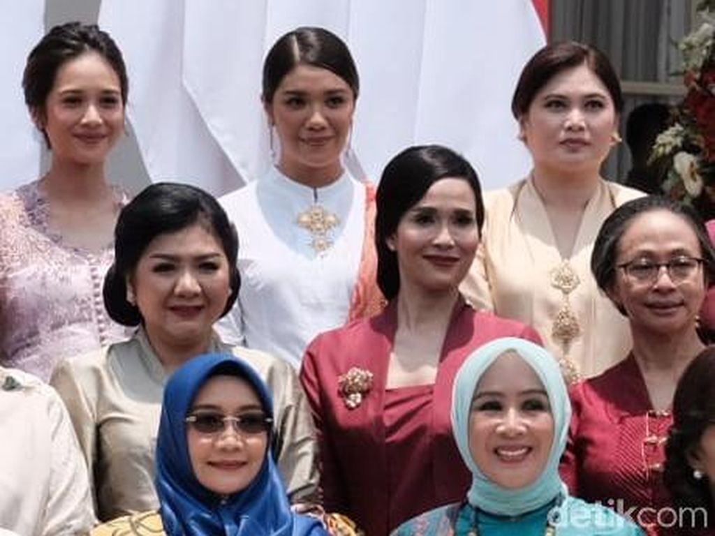 Foto: Istri-istri Cantik Menteri Jokowi yang Curi Atensi di Pelantikan