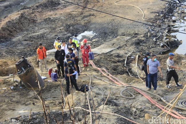 Berita Puslabfor Olah TKP Lokasi Ledakan Pipa Pertamina di Cimahi Rabu 17 April 2024