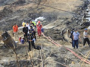 Puslabfor Olah TKP Lokasi Ledakan Pipa Pertamina di Cimahi