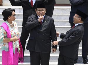 Ekspresi Semringah Menteri Jokowi Usai Pelantikan Ekspresi Semringah Menteri Jokowi Usai Pelantikan