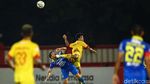 Skor Kacamata di Laga Bhayangkara Vs Persib