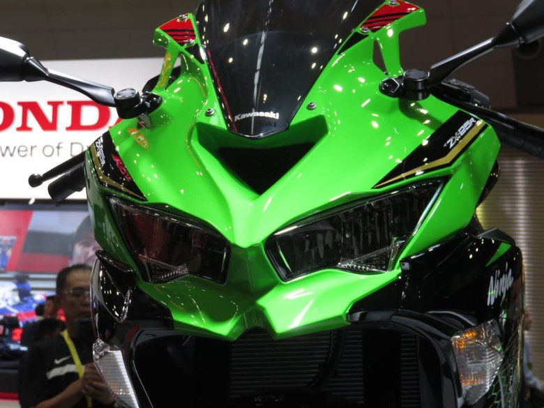 Kawasaki Ninja 250cc 4 Silinder Foto: Rangga Rahadiansyah Kawasaki Ninja 250cc 4 Silinder Foto: Rangga Rahadiansyah