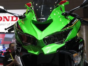 Siap-siap! Kawasaki Ninja 4 Silinder Meluncur di Indonesia 10 Juli Siap-siap! Kawasaki Ninja 4 Silinder Meluncur di Indonesia 10 Juli