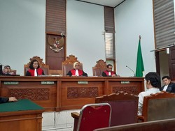 Hakim Tolak Eksepsi Kriss Hatta di Kasus Penganiayaan