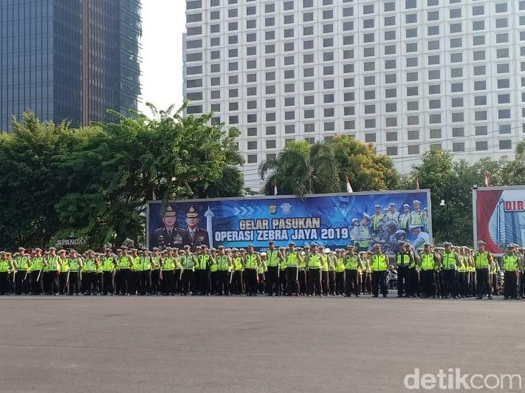 Polisi Izinkan Pelanggar Operasi Zebra Ambil SIM Jika Ketinggalan, Asal... Polisi Izinkan Pelanggar Operasi Zebra Ambil SIM Jika Ketinggalan, Asal...