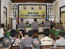 Bripka D yang Digerebek Bersama Bidan Desa Akhirnya Ditahan