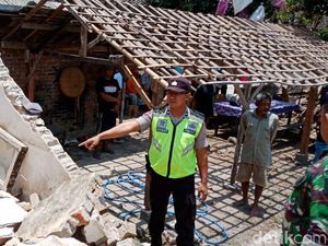 Tertimpa Tembok Roboh, Pekerja Bangunan di Blitar Tewas
