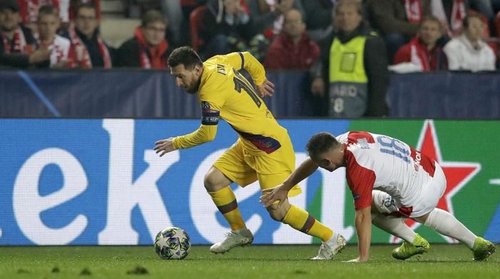 Lionel Messi membawa Barcelona memimpin 1-0 atas Slavia Praha di babak pertama matchday Grup F Liga Champions. (Foto: Petr David Josek/AP Photo) Lionel Messi membawa Barcelona memimpin 1-0 atas Slavia Praha di babak pertama matchday Grup F Liga Champions. (Foto: Petr David Josek/AP Photo)