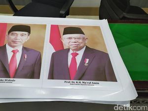 Sekretariat DPR Aceh Akan Cek Foto Presiden-Wapres Dicetak dari Bahan Spanduk Sekretariat DPR Aceh Akan Cek Foto Presiden-Wapres Dicetak dari Bahan Spanduk