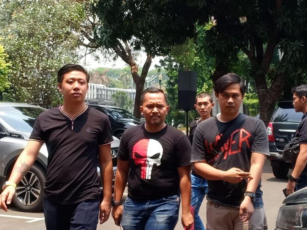 Trio Ikan Asin Akan Sidang 9 Desember Trio Ikan Asin Akan Sidang 9 Desember