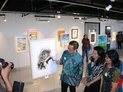Kantor dengan Konsep Art Center
